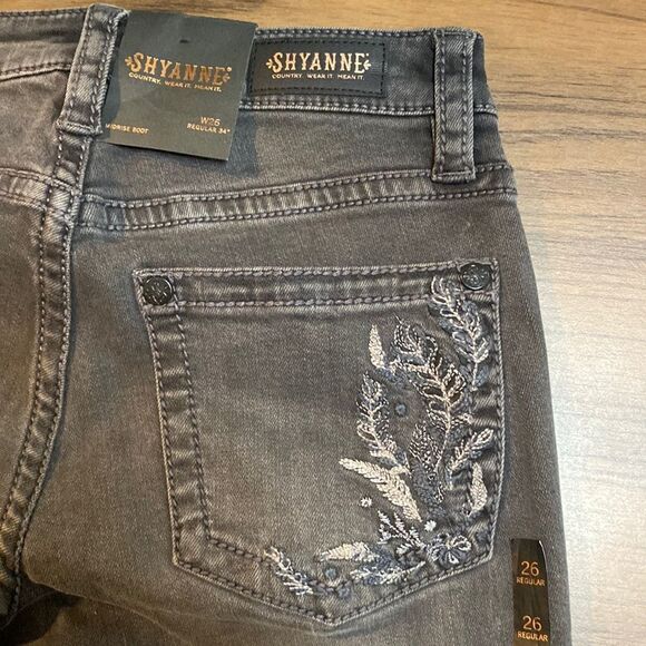 Shyanne Women’s Mid Rise Bootcut Jeans - Picture 6 of 10